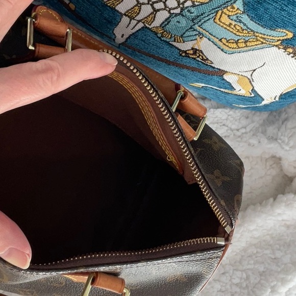 Authentic Louis Vuitton Speedy 25 - Picture 9 of 10